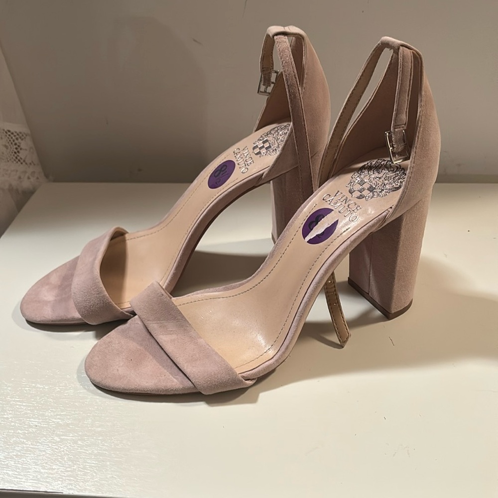 Nearly new Vince Camuto heels